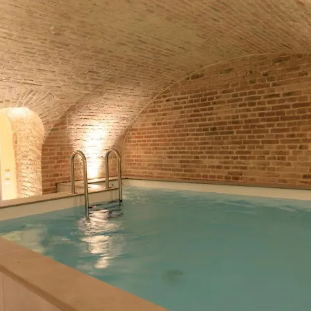 Bed & Breakfast Maison En Ville, Hyper Centre Ville, 4*