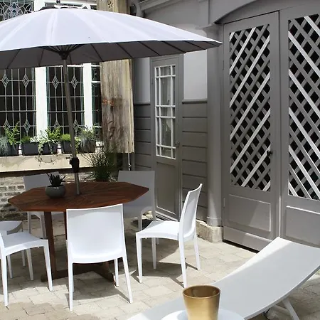 Bed and breakfast Maison En Ville, Hyper Centre Ville, Amiens