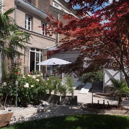 Bed and breakfast Maison En Ville, Hyper Centre Ville, Amiens