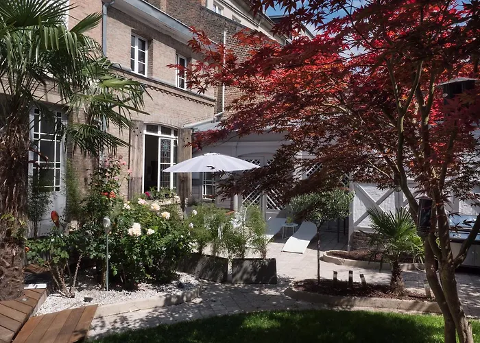 住宿加早餐酒店 Maison En Ville, Hyper Centre Ville, 阿棉