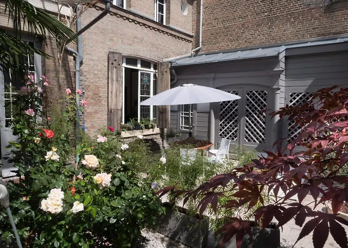 Maison En Ville, Hyper Centre Ville, Bed & Breakfast Amiens