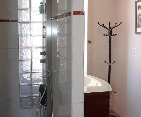 Maison En Ville, Hyper Centre Ville, Bed & Breakfast 4*